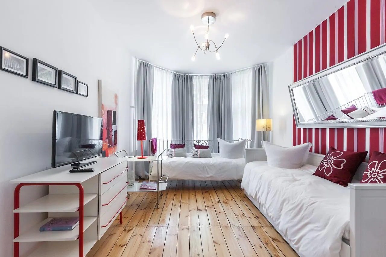 Elegantes 2-Zimmer-Apartment Im Kiez Von Prenzlauer Berg의 연락처